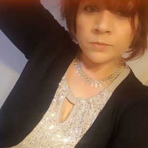 Meet your Posher, Hallie